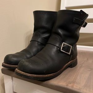 Women’s size 8 red wing boots
